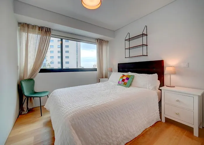 Mirabilis Apartments - Lx Living